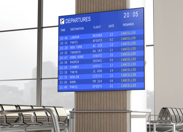 Il tabellone FID mostra i voli sugli schermi dell'aeroporto