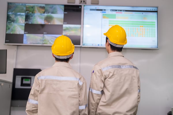 workers-installing-solar-panels-for-efficient-ene-2025-01-29-08-20-51-utc