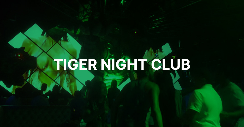 Videowall artistico del Tiger Night Club con sovrimpressione verde e nome del locale in bianco
