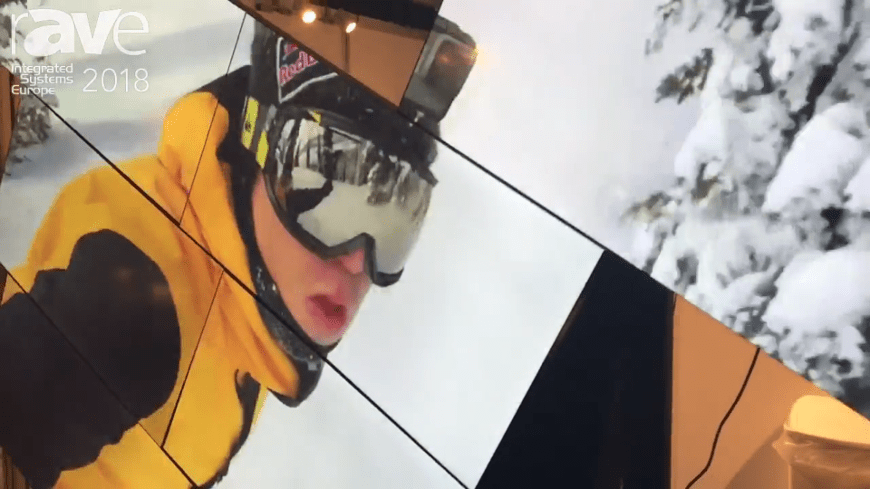  Video wall artistico che mostra uno sciatore